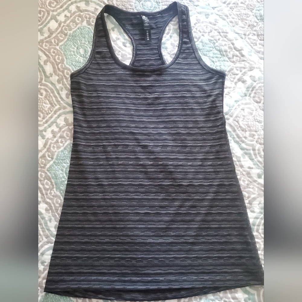 Workout tank top